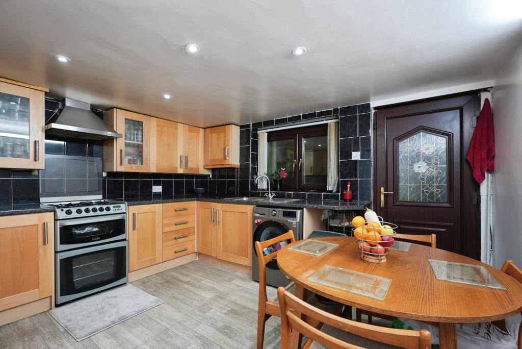 House in Calderdale, Pellon - View 2