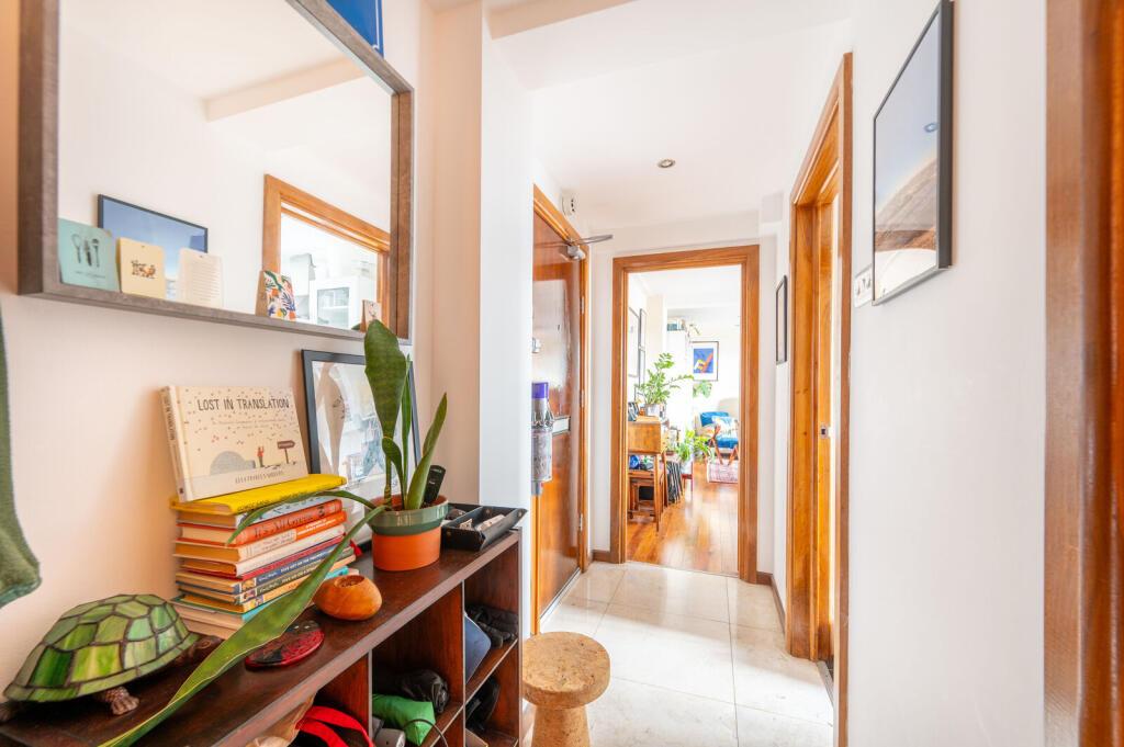 Apartment in London - More