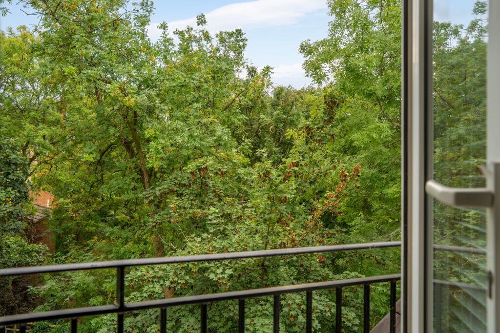 Apartment in Harrogate - View 5