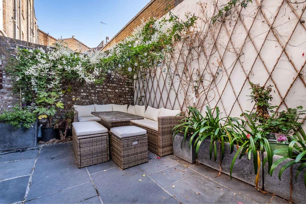 Apartment in London, Paddington - View 5