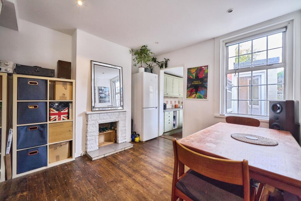 House in Spelthorne, Surrey - View 5