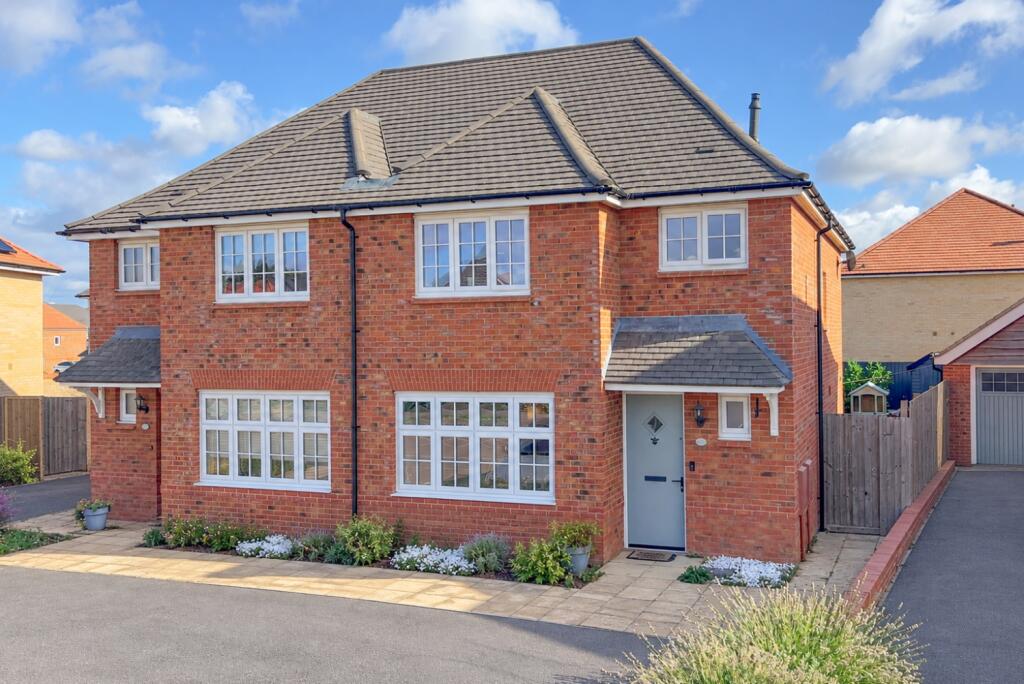 Main image of property: Mason Rise, Leighton Buzzard, LU7