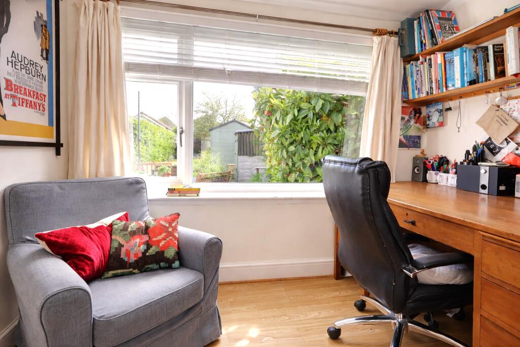 House in Southampton, Hollybrook - View 5