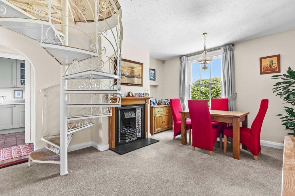 House in Princes Risborough, Monks Risborough - More