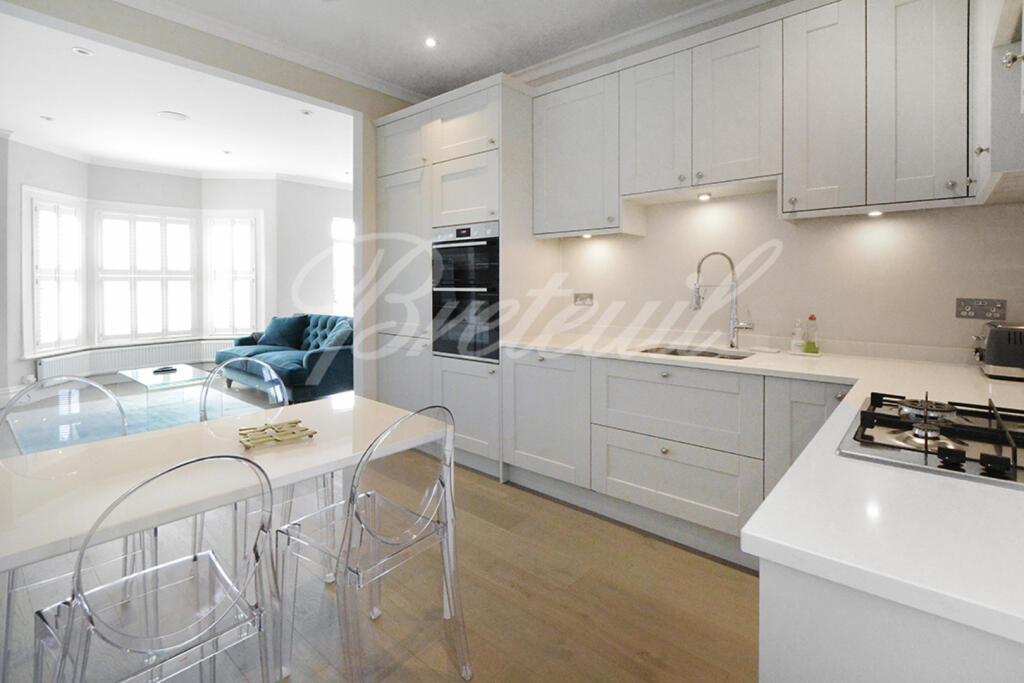 3 bedroom maisonette for rent