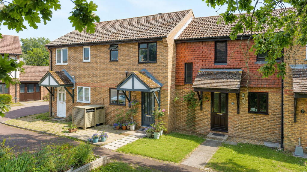 Main image of property: Swaledale Gardens, Fleet, GU51 2TE