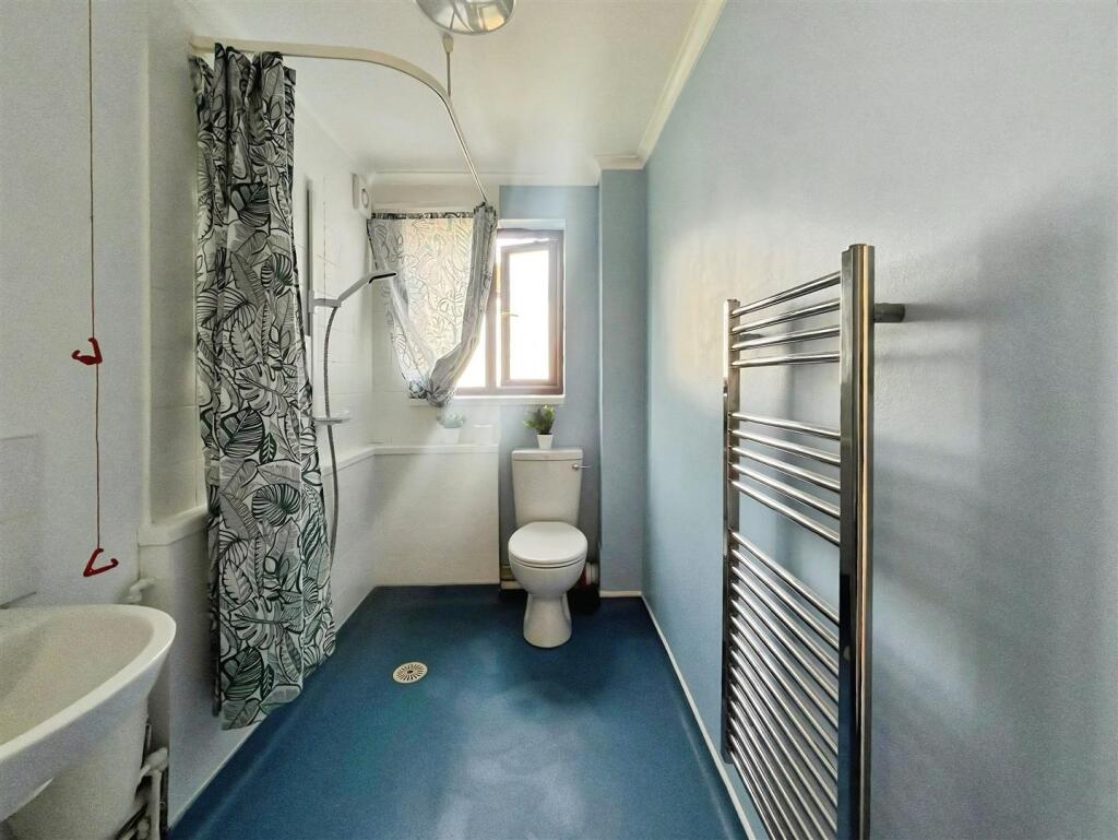 Apartment in Aldershot, Cargate, North Town - More