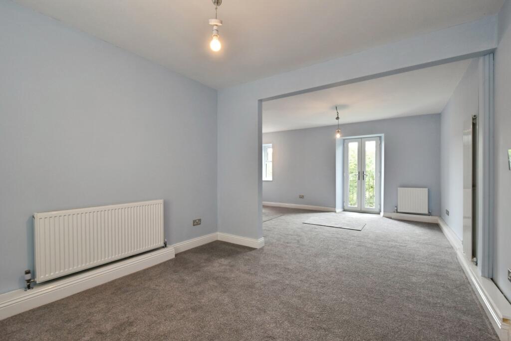 House in Pontardawe, Neath Port Talbot - More