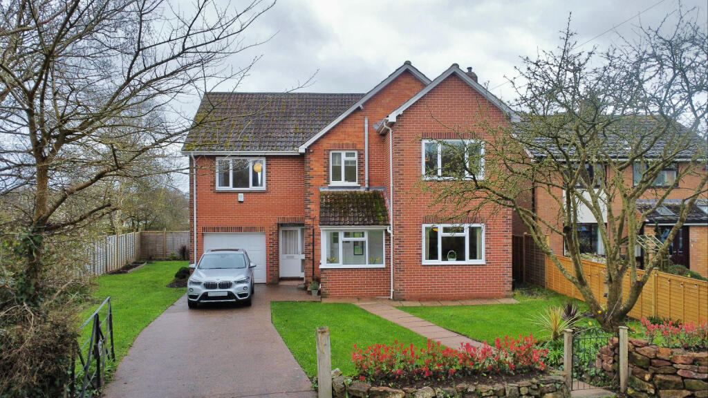 4-bed detached on Quantock View, Bishops Lydeard, Taunton, £425,000