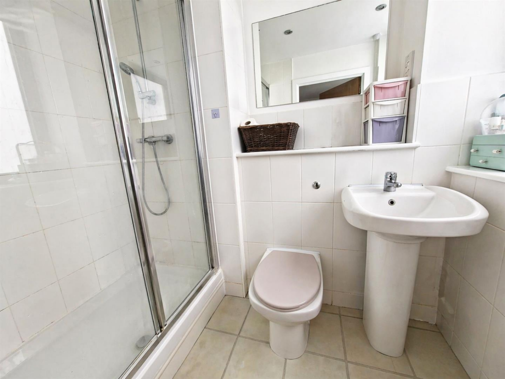 Apartment in Upton, St Crispin's - View 5