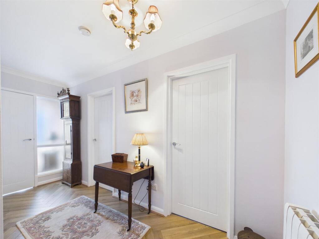 House in Alford, Mumby - More