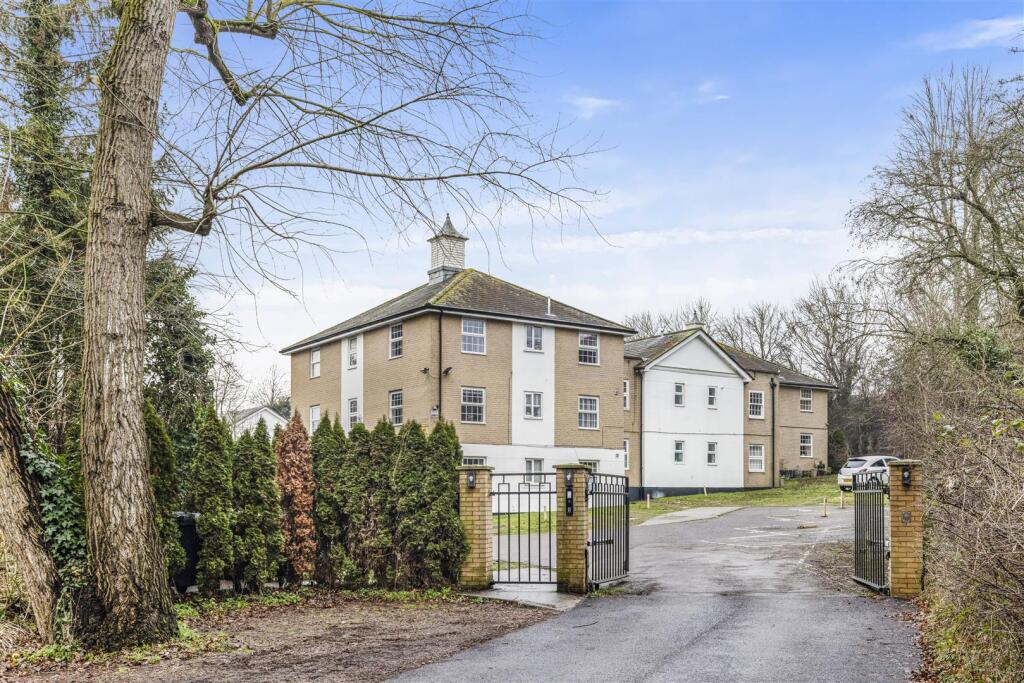 Main image of property: Chelmsford Road, Dunmow, Essex