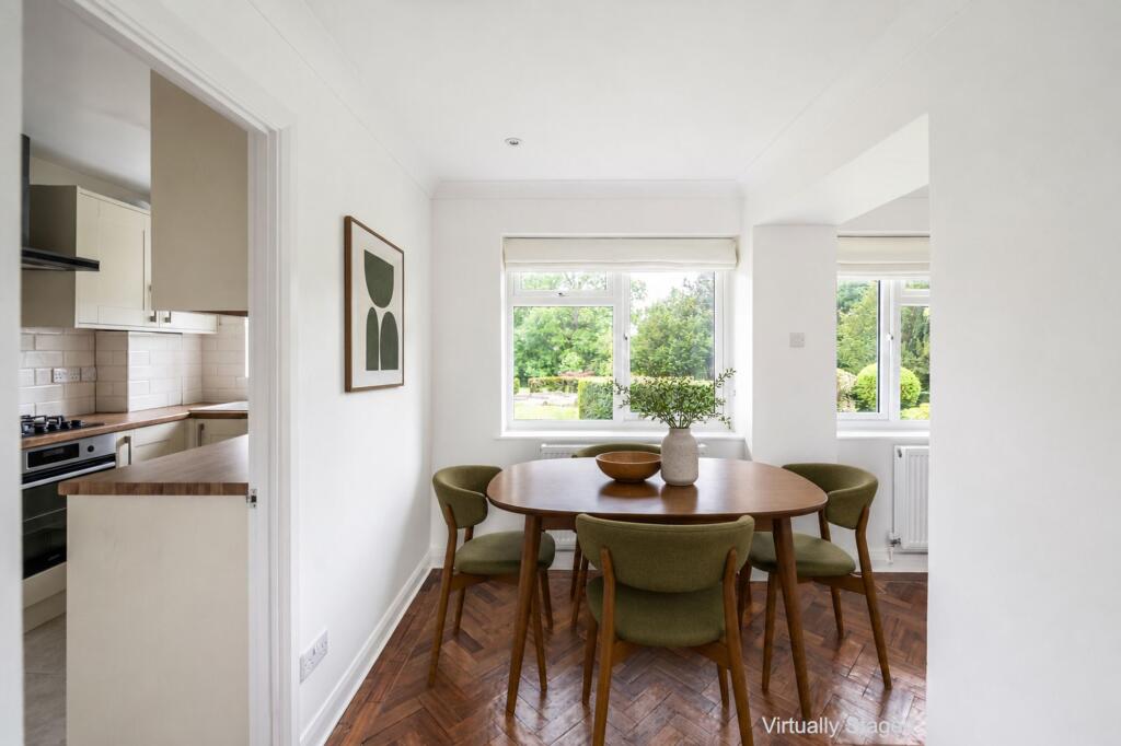 Apartment in Reigate and Banstead, Surrey - View 3