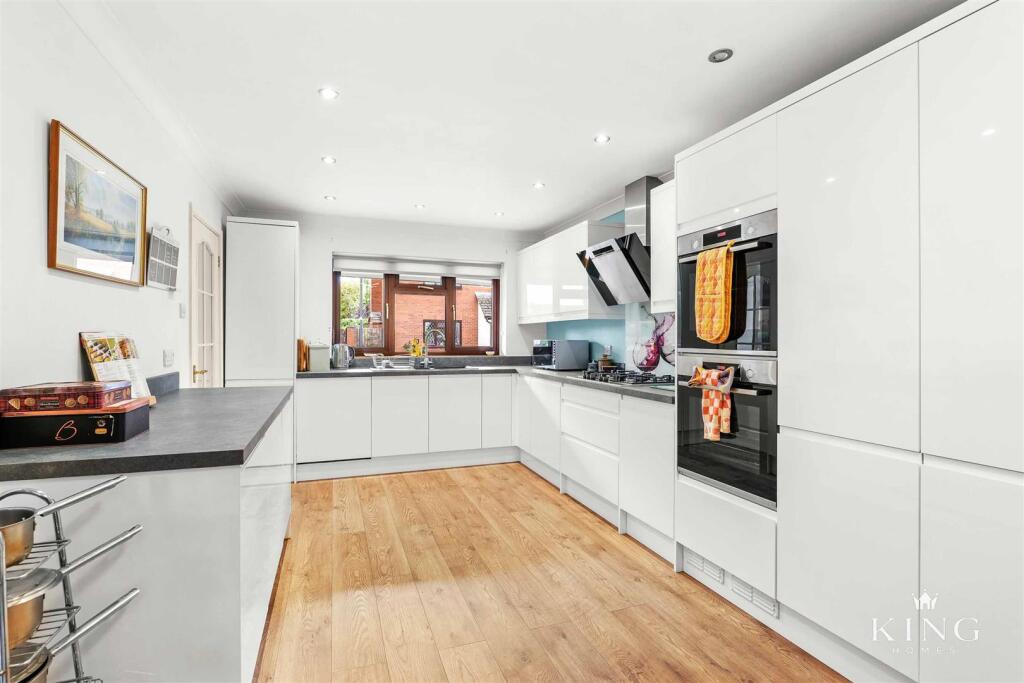 Harbour Close, Bidford-On-Avon, Alcester photo 3
