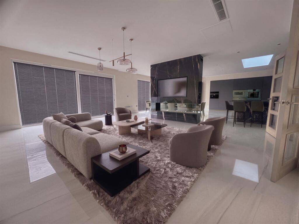 Apartment in Castle Point, Hadleigh - View 5