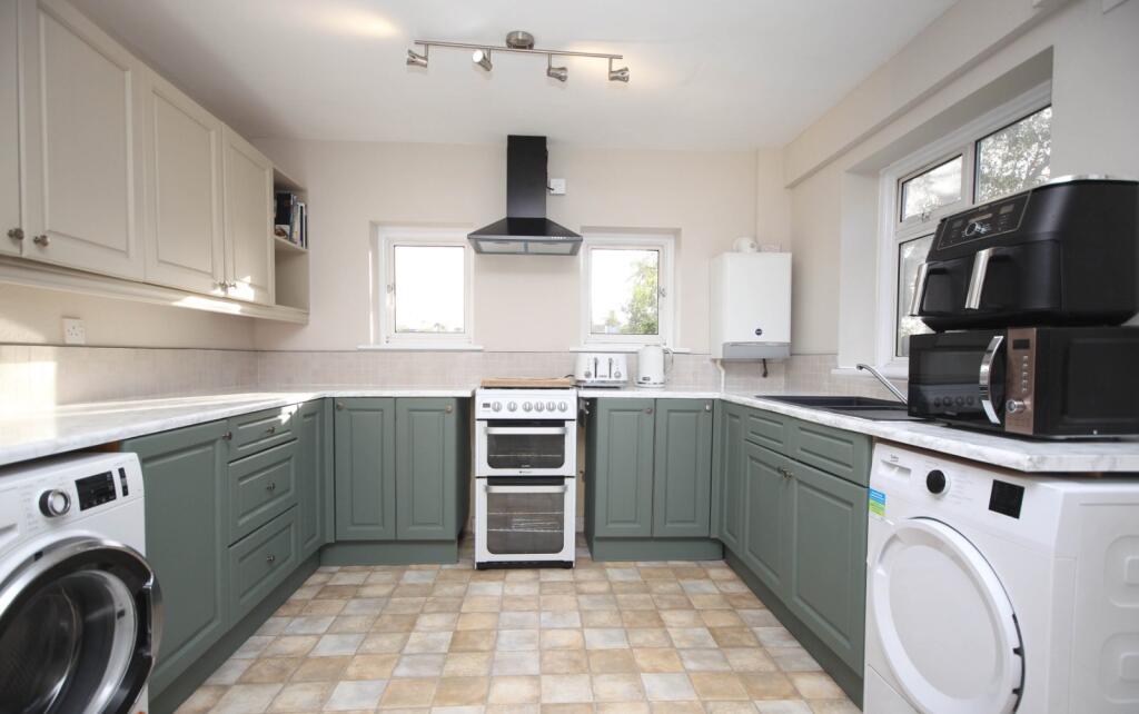 Bryn Bras Estate, Llanfairpwllgwyngyll, Isle of Anglesey, LL61 photo 4