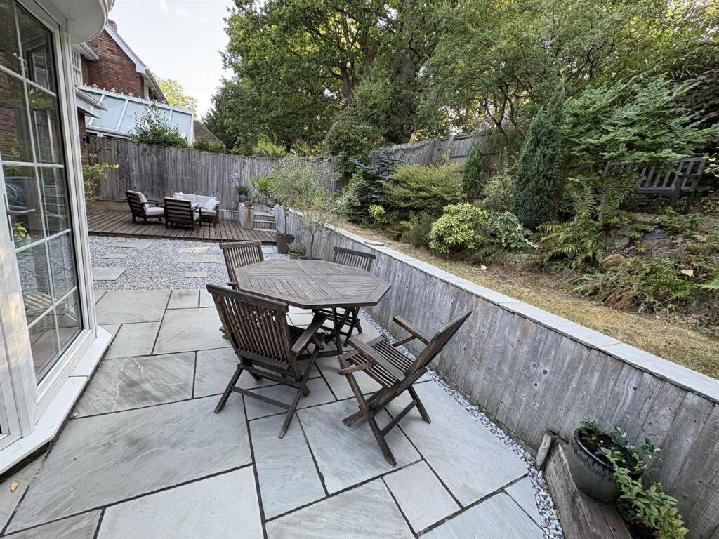 House in Guildford - View 5