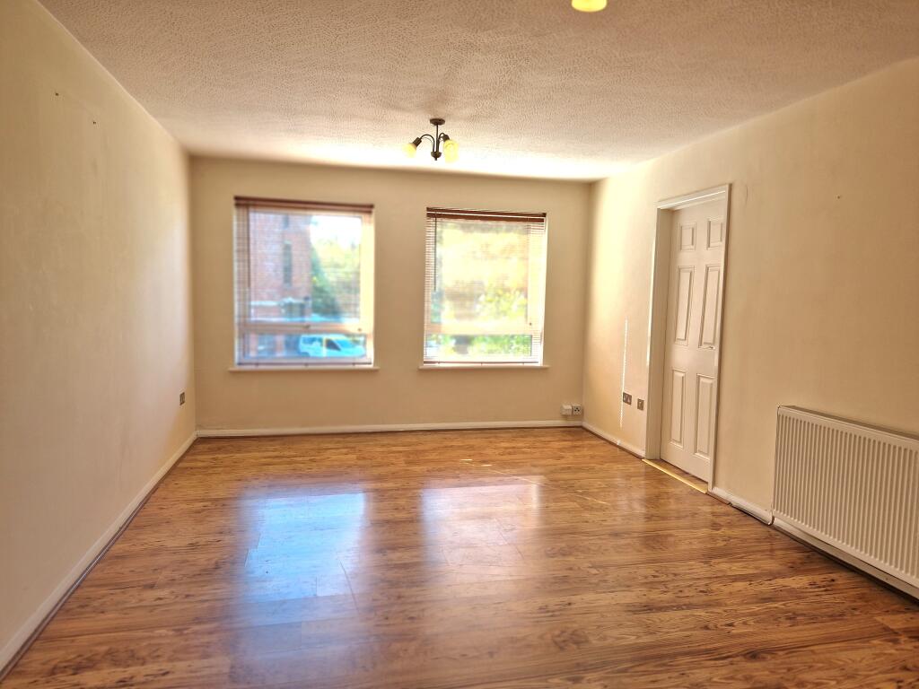 Apartment in Wokingham - View 2