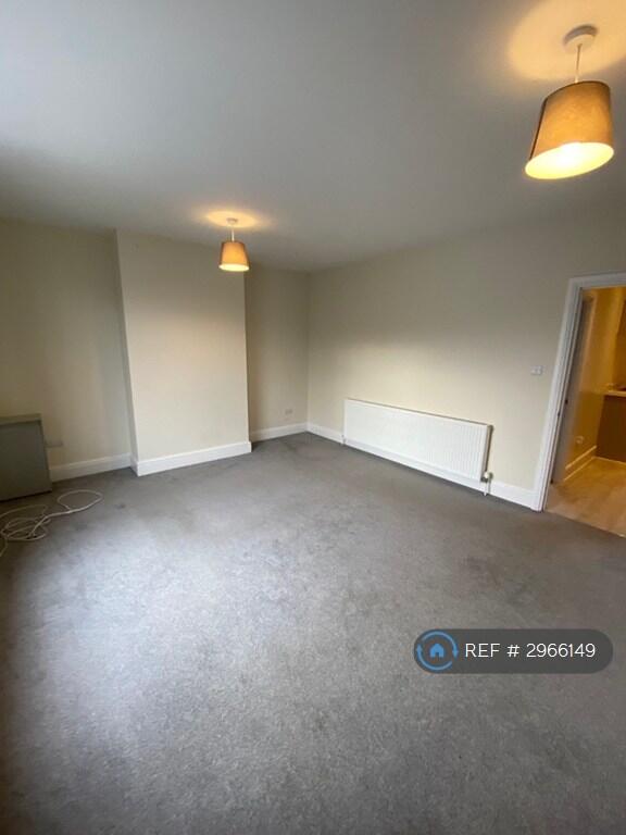 Lodge Causeway, Bristol, BS16 - More