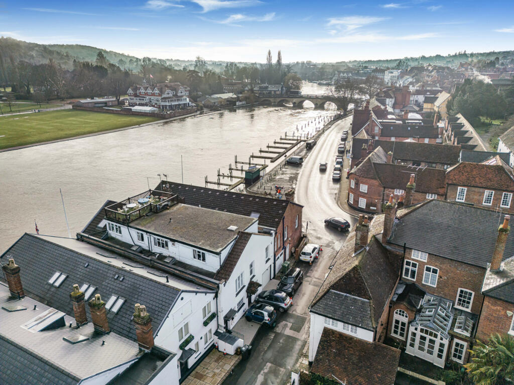 Wharfe Lane, Henley-on-thames, RG9 photo 2