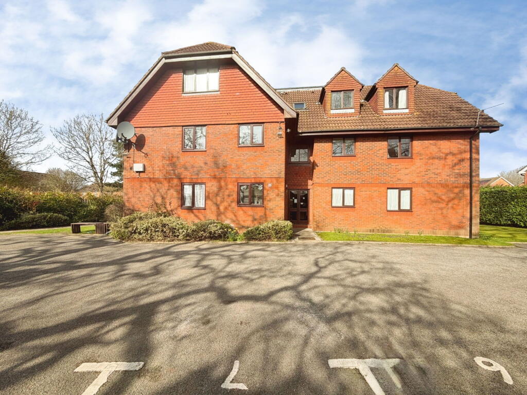 Main image of property: Aldermoor Road, Southampton, SO16 5SE