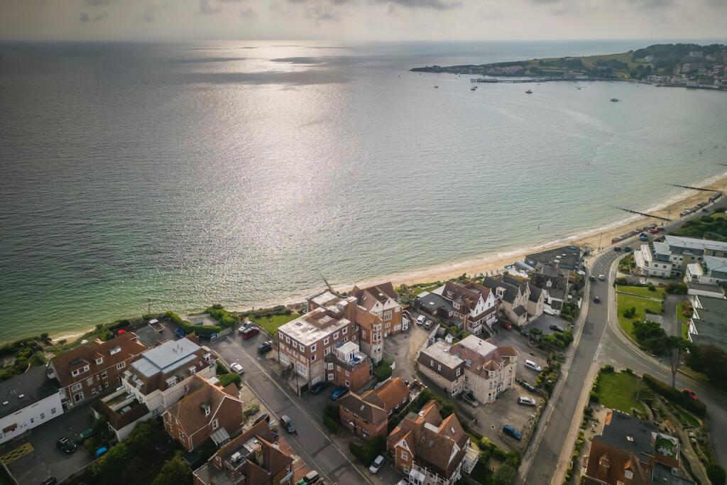 Apartment in Swanage, Dorset - View 4