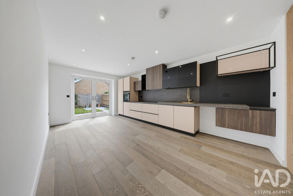 House in East Cambridgeshire, Ely - View 2