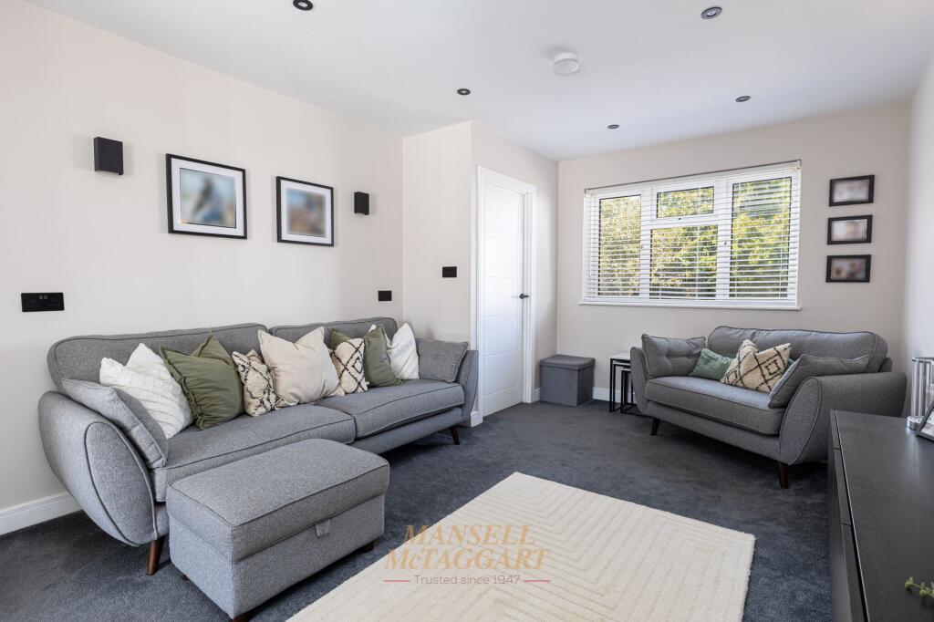 House in Redhill - View 4