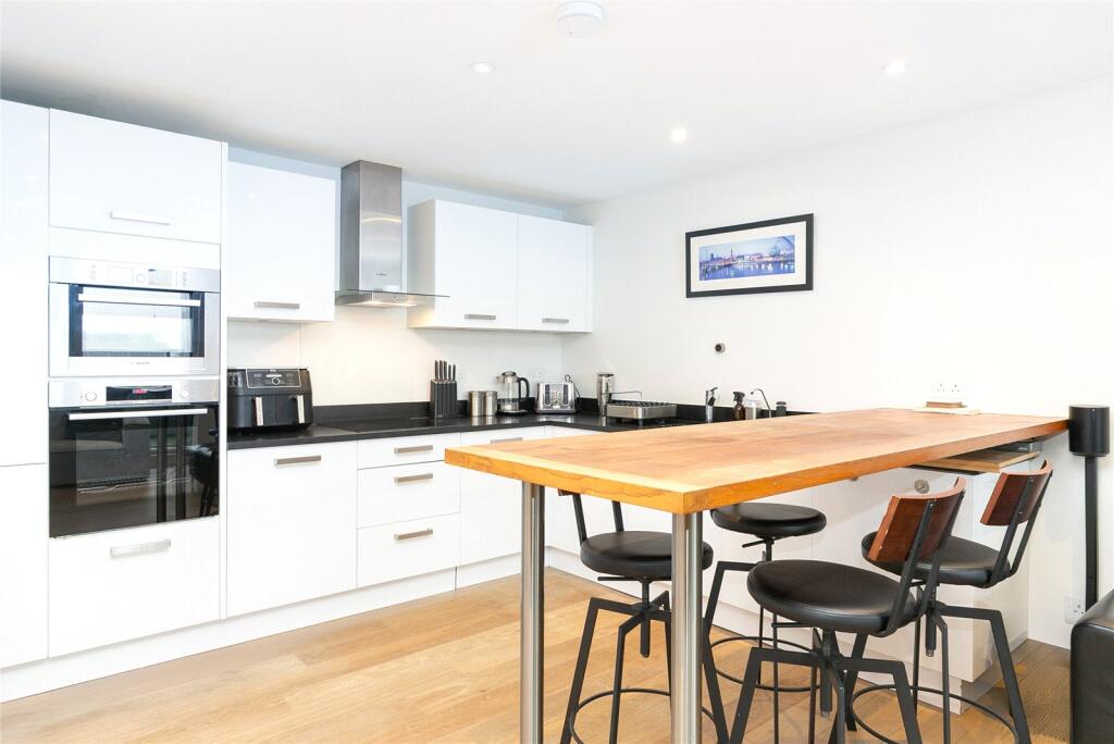 Main image of property: Perspective Building, 100 Westminster Bridge Road, Waterloo, SE1