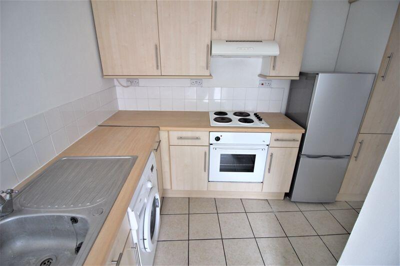 Apartment in Swindon - View 3