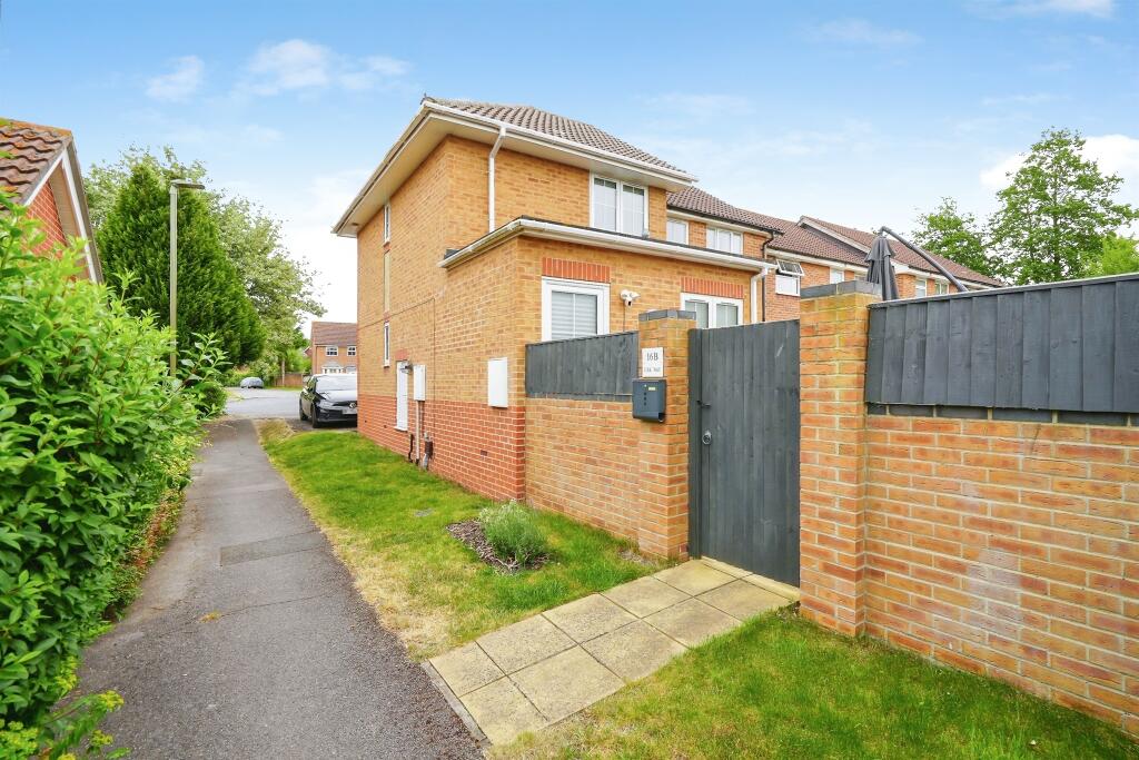 Apartment in South Oxfordshire, Didcot - View 4