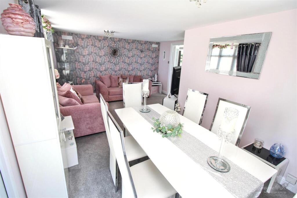 House in Three Mile Cross, Shinfield - More
