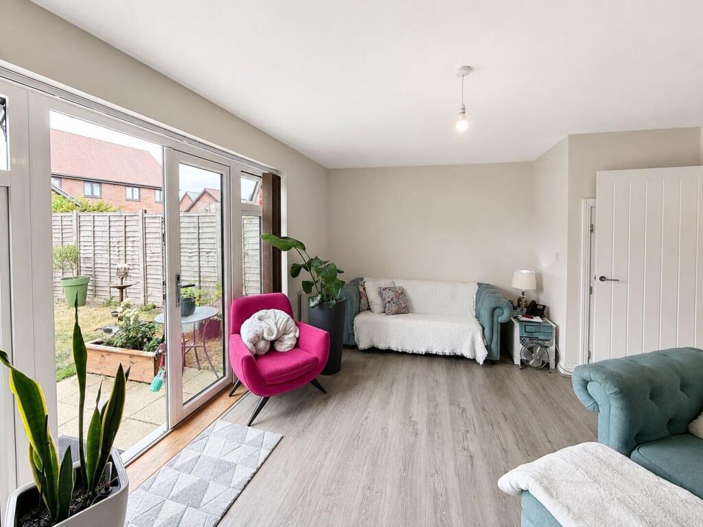 House in Rugby, Houlton - View 3