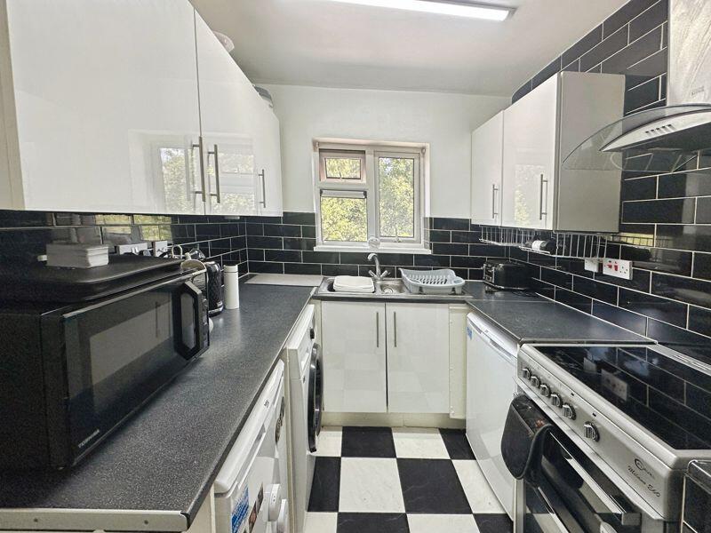 Apartment in Walsall, West Midlands - View 5