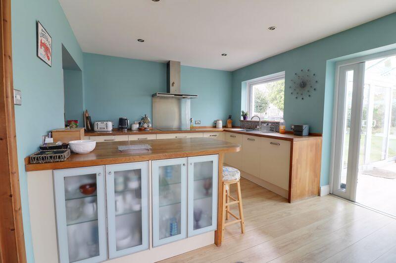 Cavendish Drive, Waterlooville photo 3