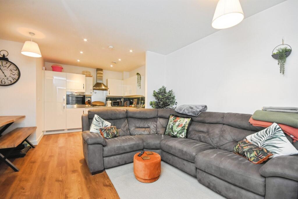 Apartment in Chelmsford - View 2