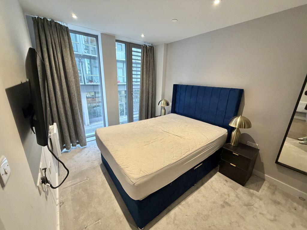 1 Bedroom Apartment, 98 Greengate, Salford photo 4