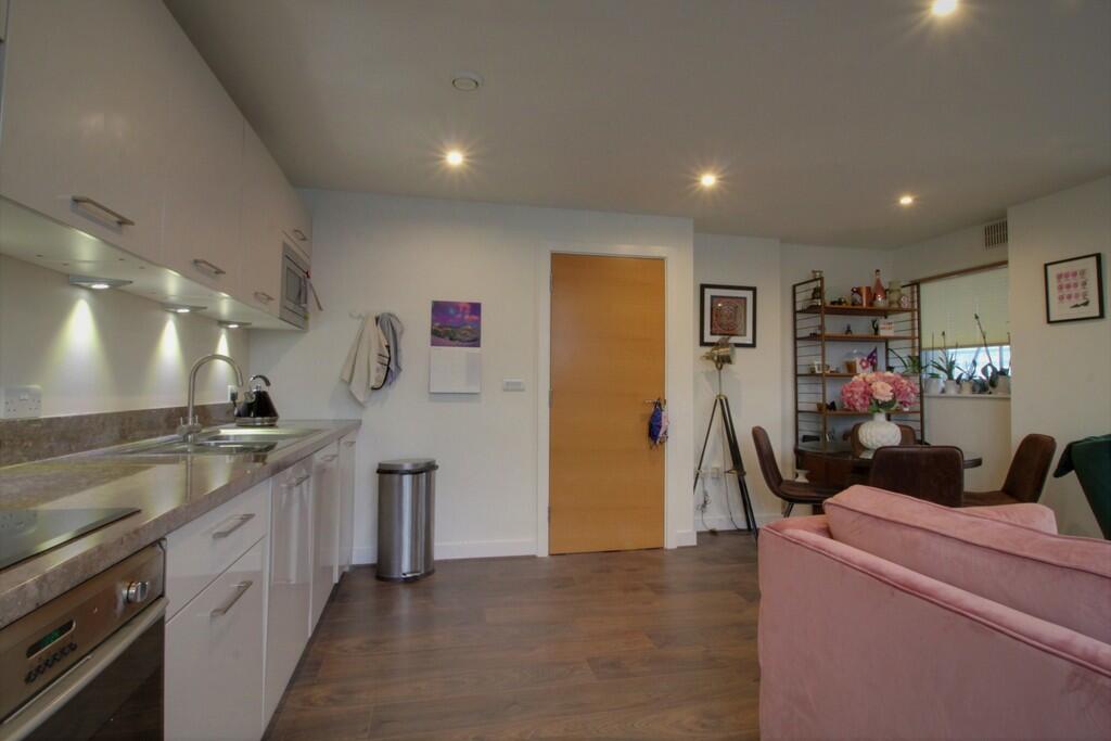 Apartment in Birmingham, West Midlands - More