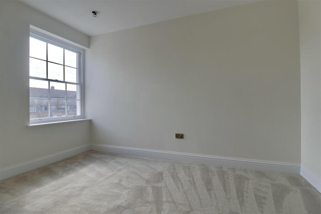 Apartment in Portsmouth - View 4