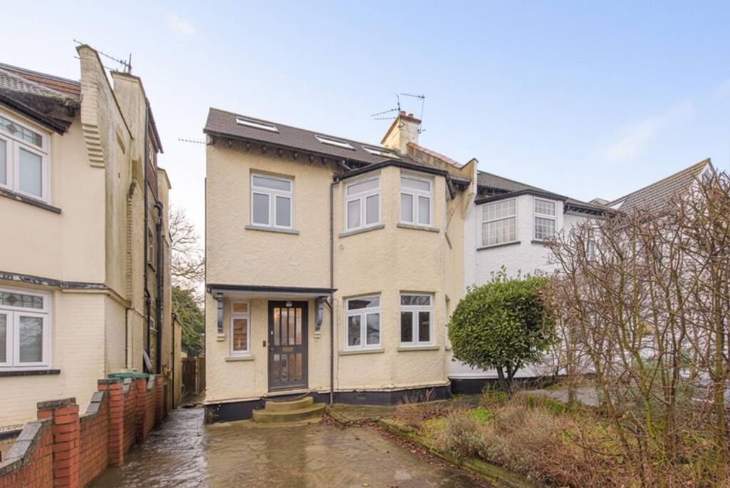 Main image of property: Hilton Avenue, North Finchley, London, N12