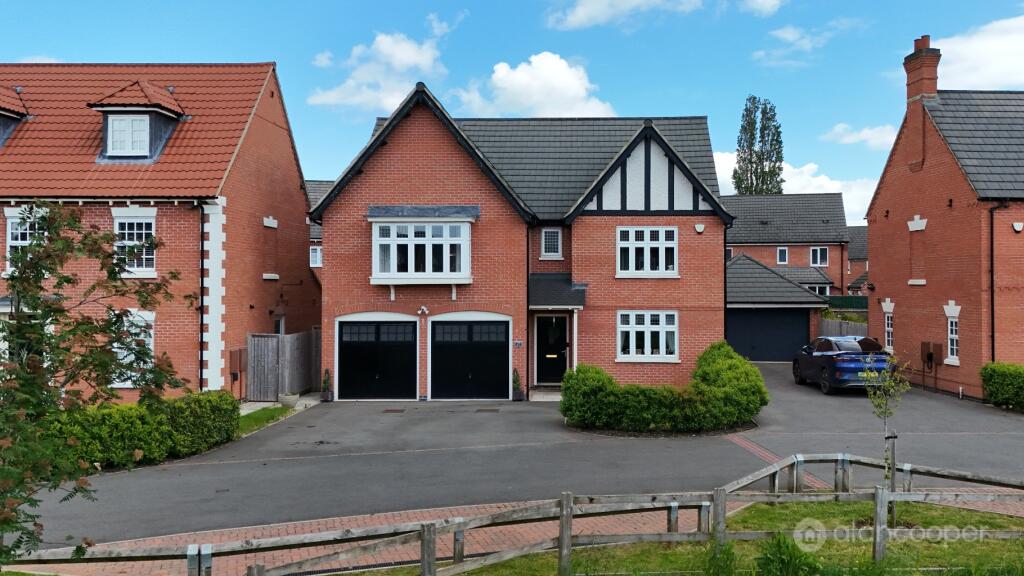 Main image of property: Russett Avenue, Manor Fields, Nuneaton, CV11 6YW
