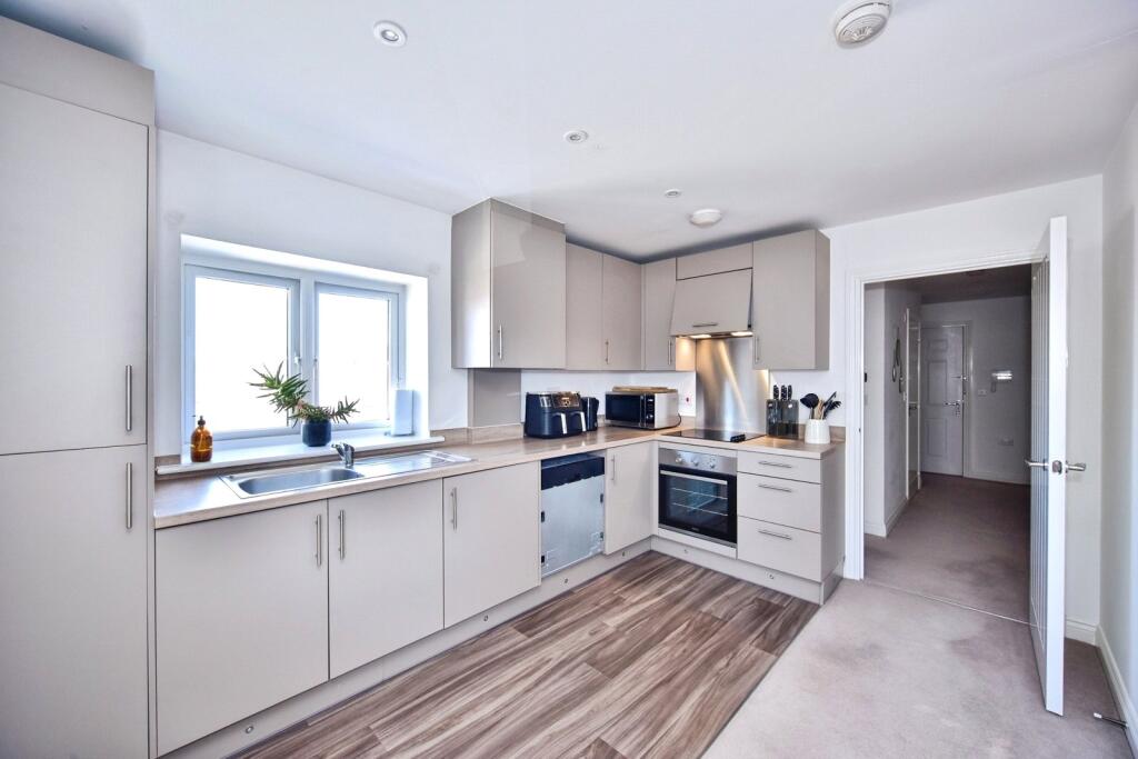 Apartment in Rochester - More