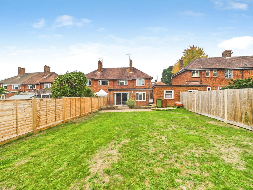House in Horsham, West Sussex - View 2