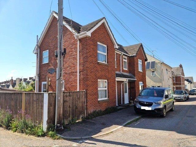 Main image of property: Madeira Villas, Exmouth, EX8 1QU
