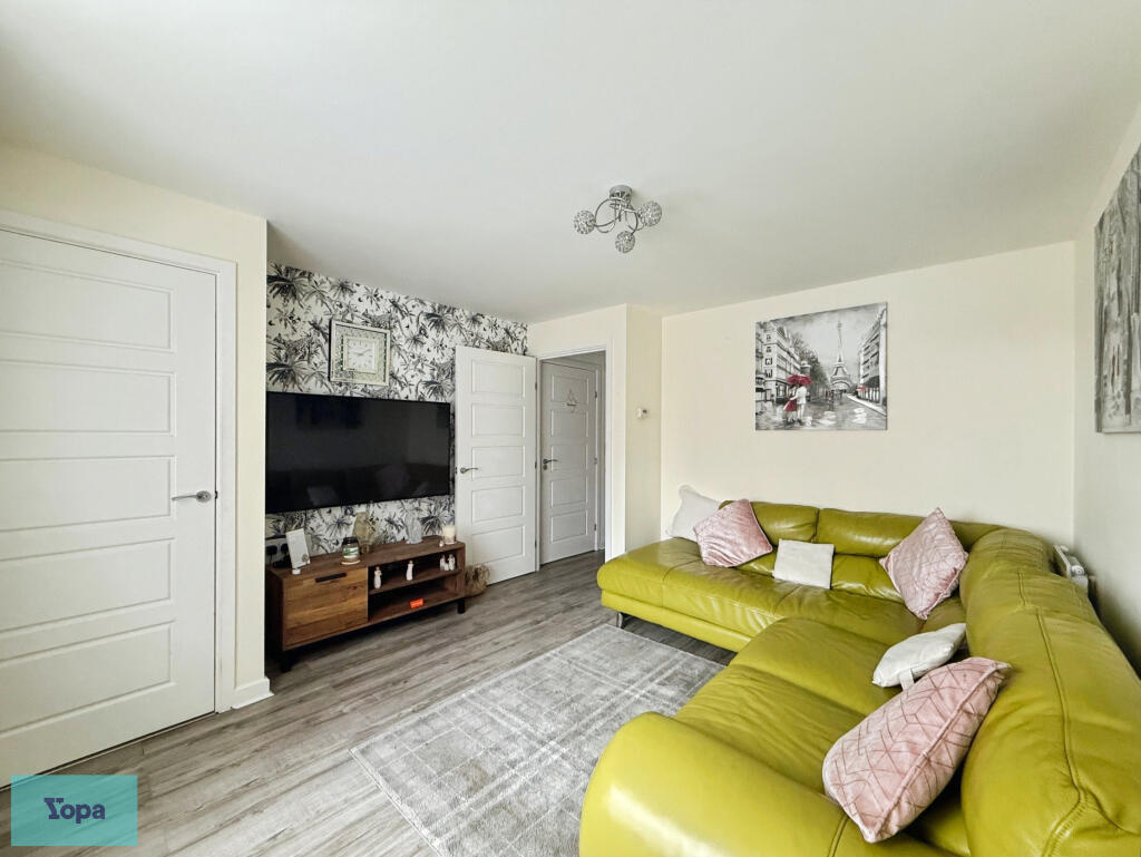 Ramsden Crescent, Pontefract, WF8 photo 4