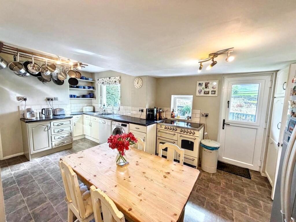 House in Bradford - View 5