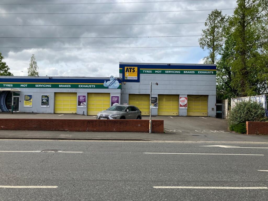 Main image of property: Luton Road, Dunstable, LU5 4JN