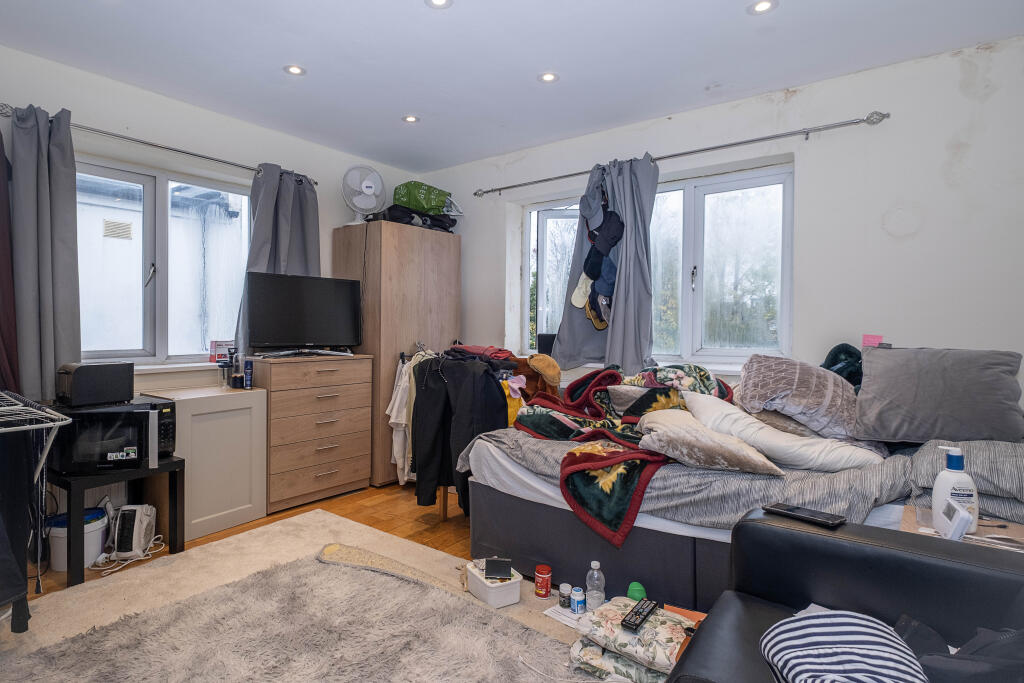 Waldegrave Road, Teddington, TW11 – pohled 3