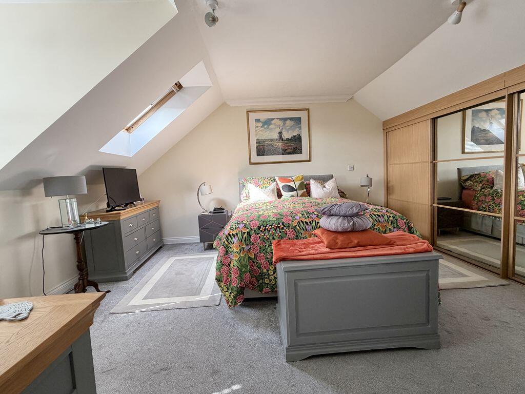 House in Winchester, Northbrook, Bishop's Waltham - View 4
