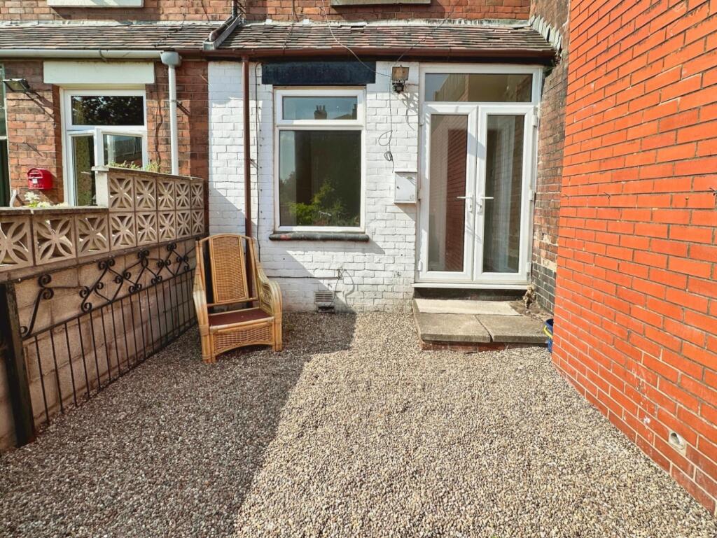 Apartment in Stoke-on-Trent - View 2